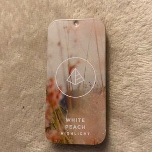Maskcara Makeup - Maskcara NWT White Peach Highlight Maskcara Makeup - Maskcara NWT White Peach Highlight